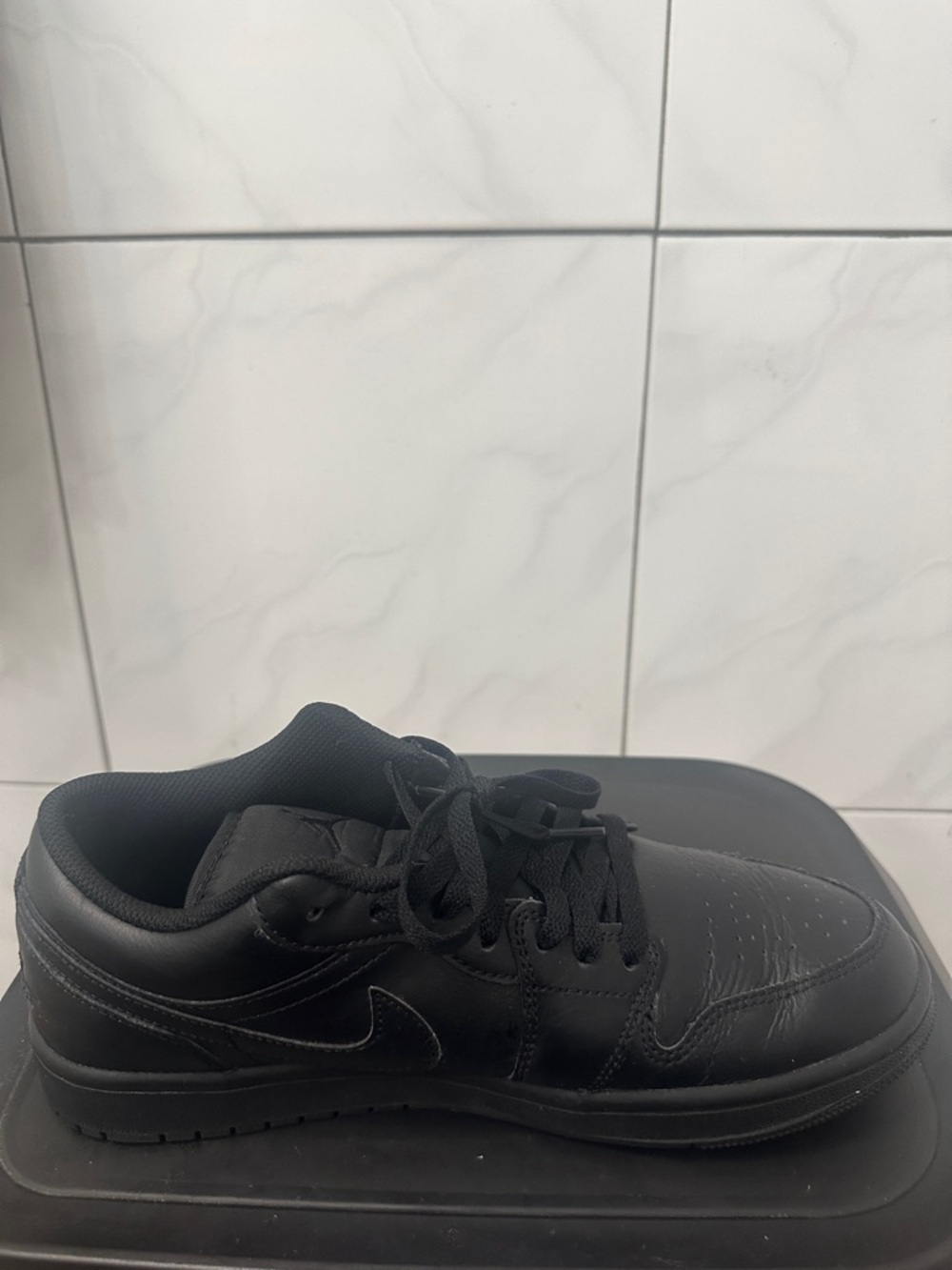 Nike Air Jordan 1 Low - Picture 10 of 14